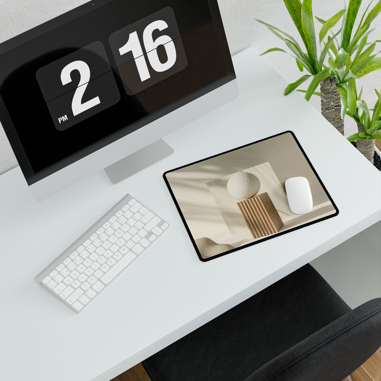 Minimalist Product Design: L Bold Lettering Art - Desk Mat