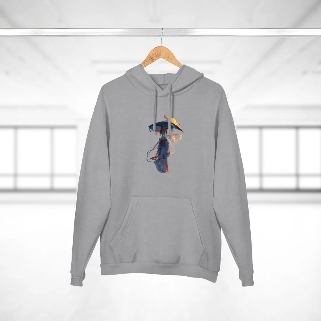 Anime-style woman in white kimono holds blue parasol before a glowing orange moon – Hoodie, heather grey